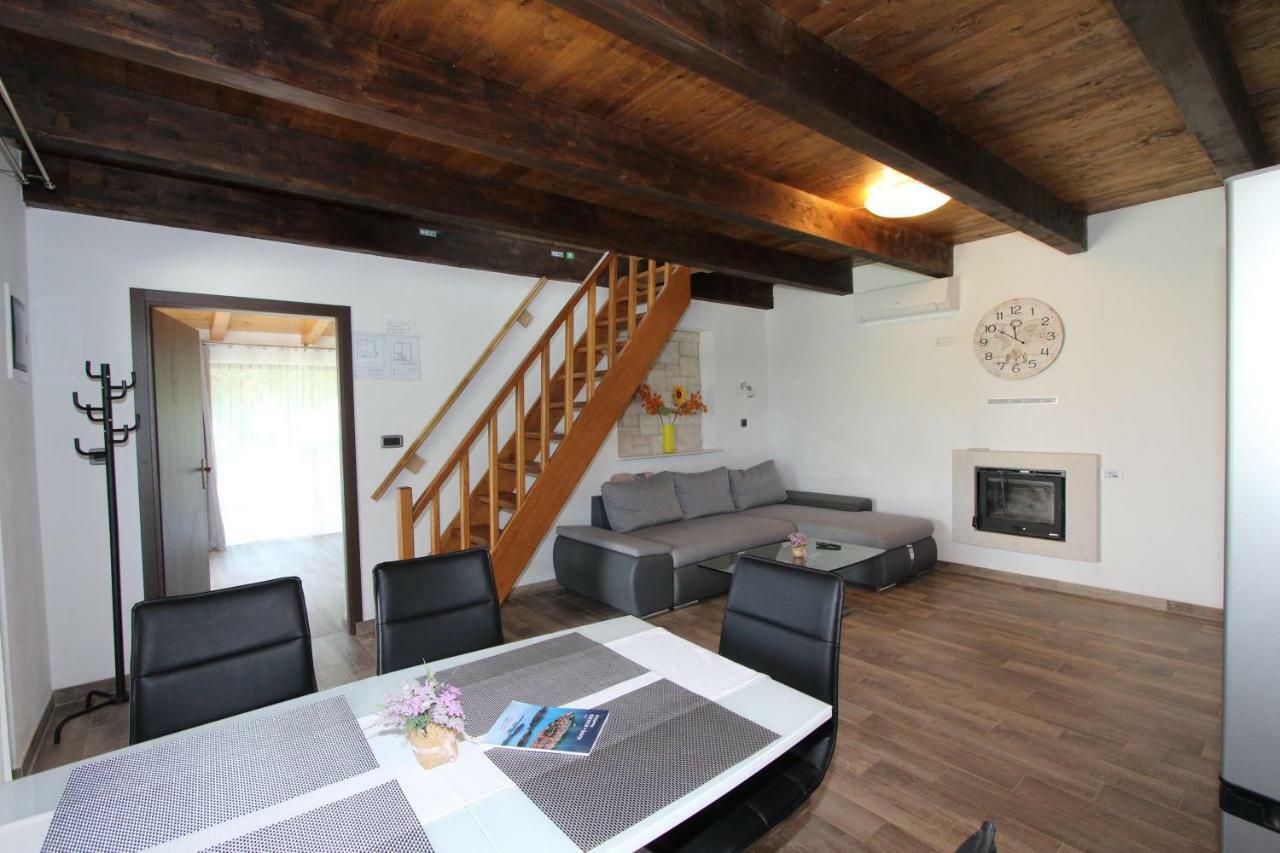 House Cuvi *